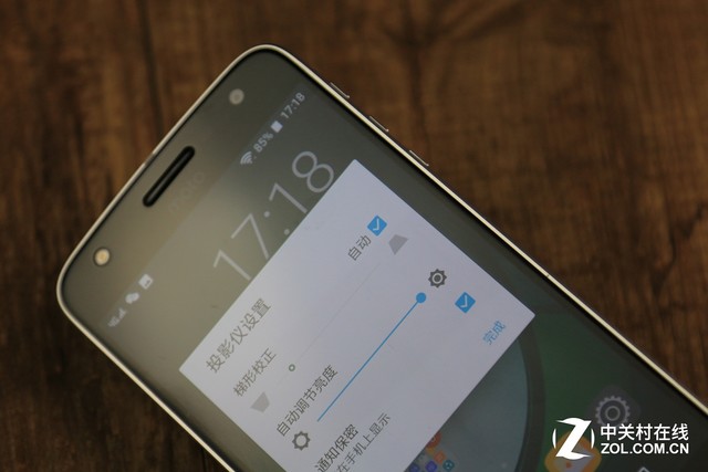 Moto Z投影模块体验：或可轻办公浅娱乐 