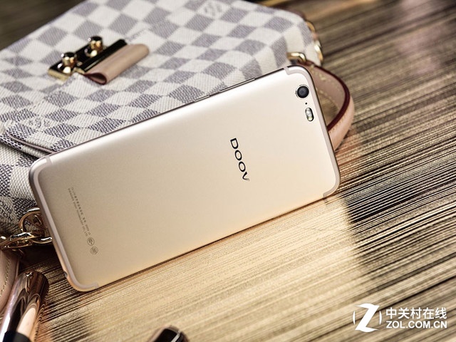 秒玩自拍 这些手机快让修图软件跪安了 