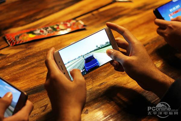 国产旗舰机发热对比 最烫的原来是它